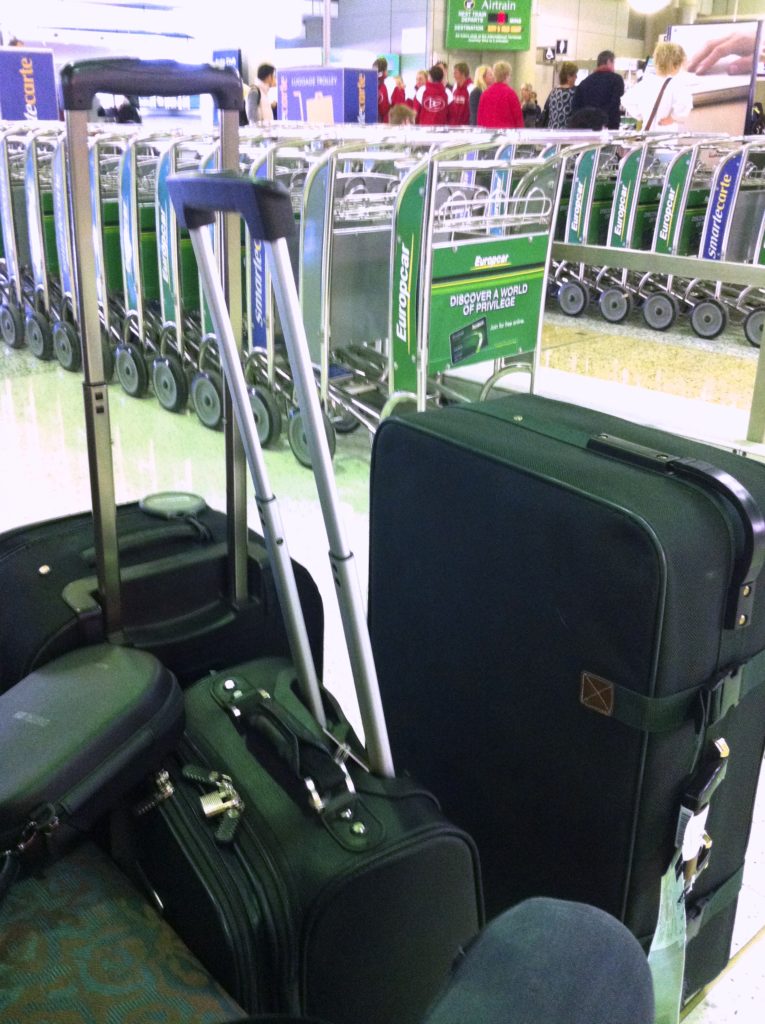 qf-adlbne-j-baggage