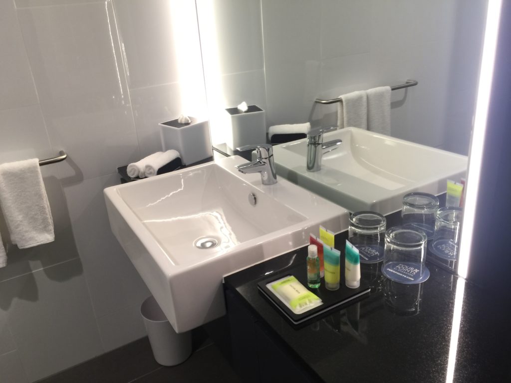 Four Points Brisbane Bathroom