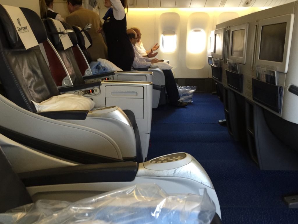 caidxb-egyptair-cabin2