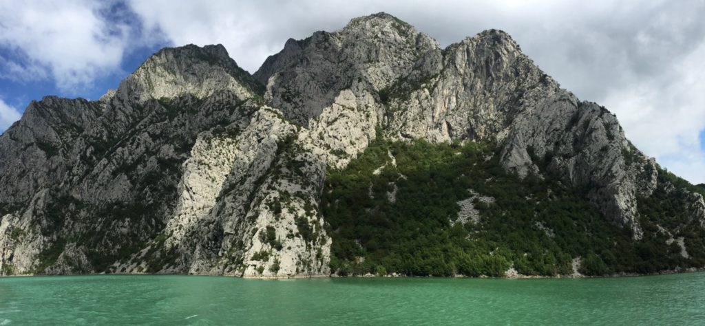 shkoder-valbona-lakekomanferry-clifffpano