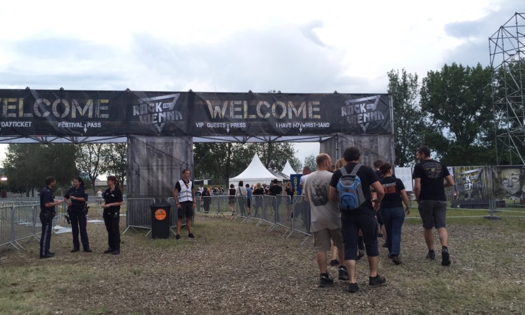 rockvienna-entrygate
